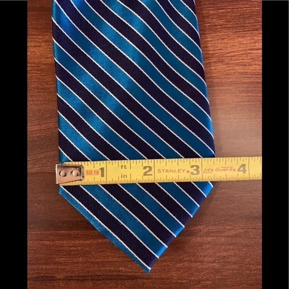 NAUTICA 100% Silk Striped Necktie, Like New - Picture 8 of 9
